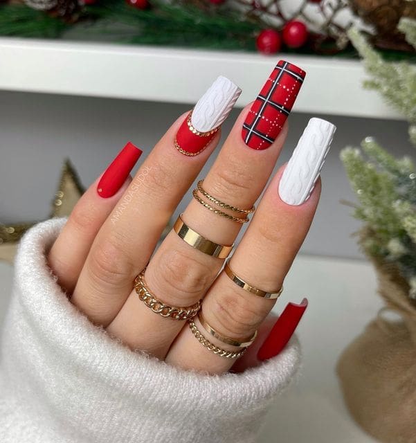 50 idées de d’ongles rouges pour Noël qui font le tendane de cette saison